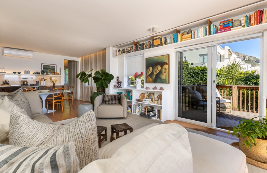 1 Bedroom Property for Sale in Sea Point Western Cape
